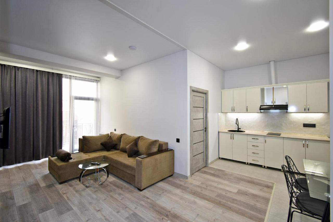 New Apartment In Yerevan City Center Ngoại thất bức ảnh