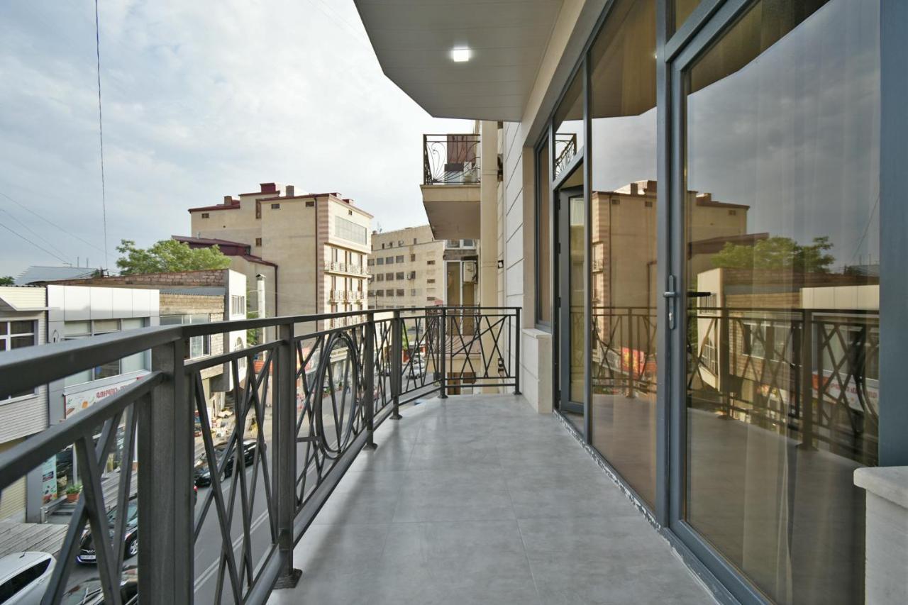 New Apartment In Yerevan City Center Ngoại thất bức ảnh