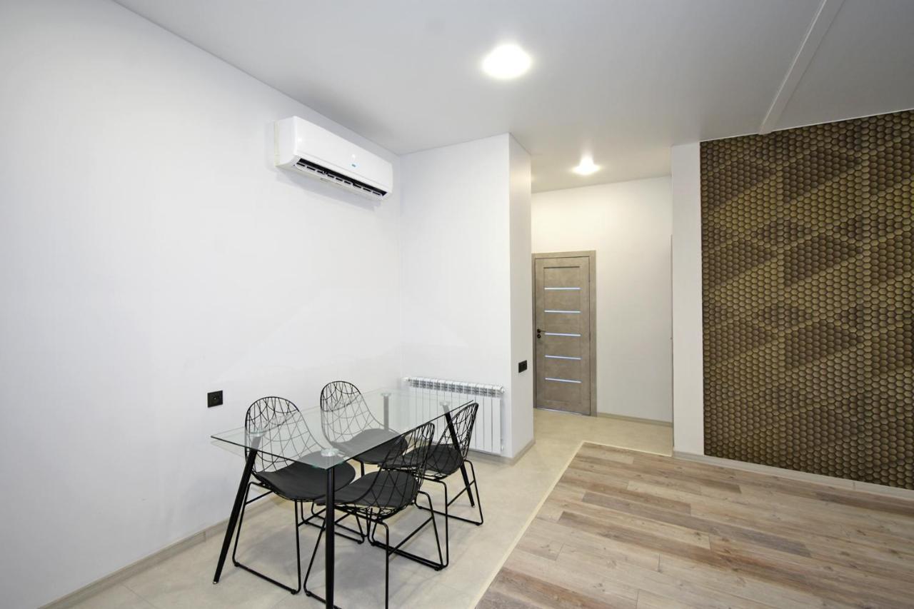 New Apartment In Yerevan City Center Ngoại thất bức ảnh