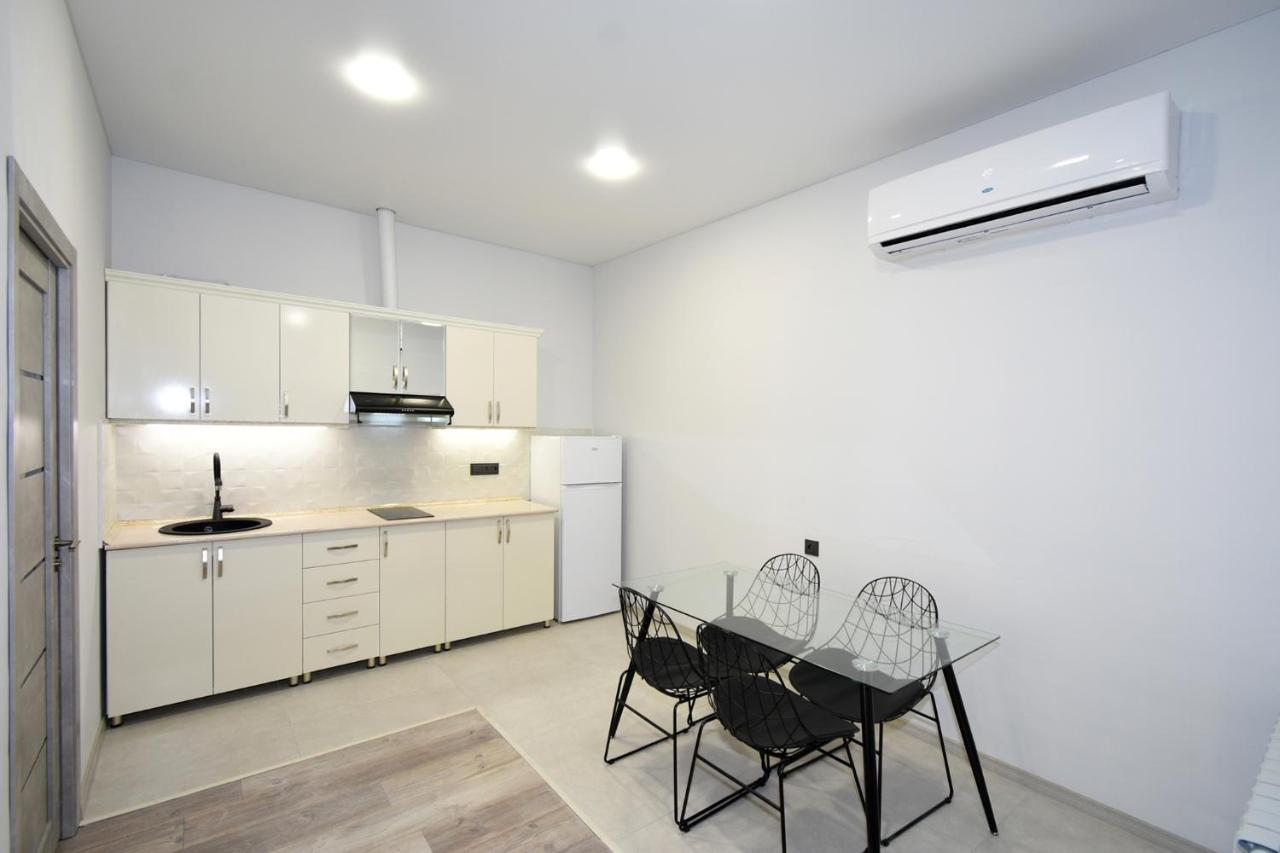 New Apartment In Yerevan City Center Ngoại thất bức ảnh
